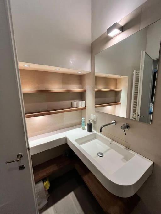 Colosseum Apartment - Your Cozy Roman Escape Екстер'єр фото